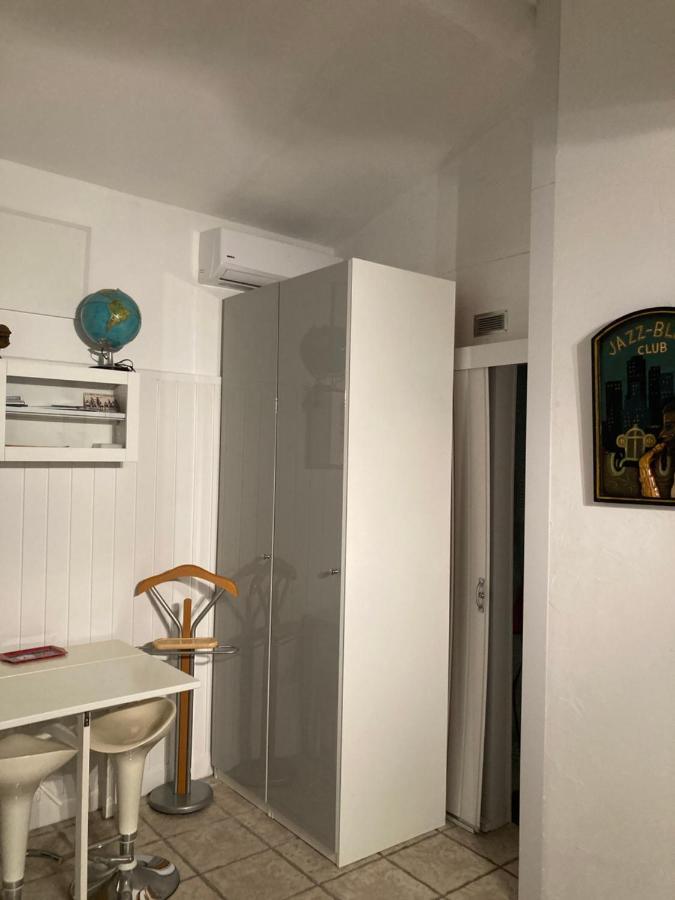 La Coccinelle Bed and Breakfast Nîmes Buitenkant foto
